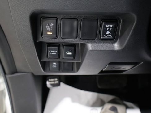 Used 2024 Nissan Frontier SV w/ SV Convenience Package AWD/4WD image 31