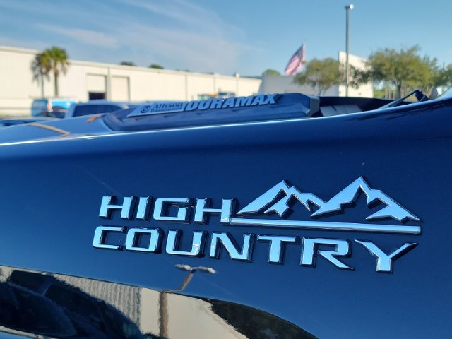 Used 2023 Chevrolet Silverado 2500 High Country w/ Z71 Off-Road Package AWD/4WD image 5