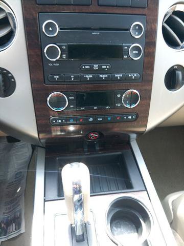 Used 2014 Ford Expedition XLT w/ Equipment Group 202A AWD/4WD image 22