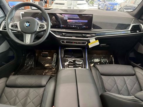 Used 2026 BMW X5 xDrive40i w/ M Sport Package image 13