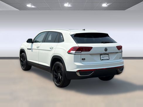 Used 2023 Volkswagen Atlas Cross Sport SE w/ Panoramic Sunroof Package AWD/4WD image 3