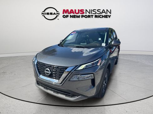 Certified 2022 Nissan Rogue SV FWD image 5