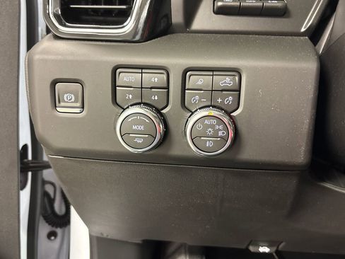 New 2026 GMC Sierra 1500 Denali Ultimate w/ LPO, Black Badging Package AWD/4WD image 29