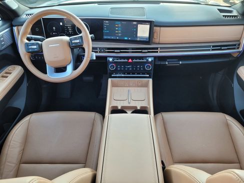 Used 2025 Hyundai Santa Fe Limited image 10