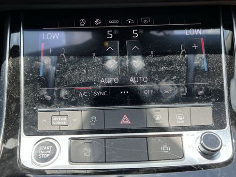 Used 2019 Audi Q8 Prestige AWD/4WD image 30