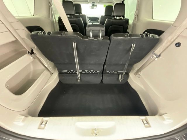 Used 2023 Chrysler Pacifica Touring-L FWD image 23