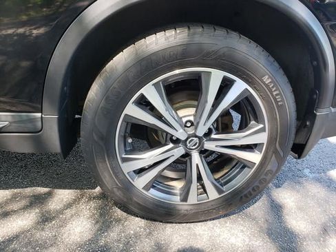 Used 2018 Nissan Rogue SL w/ Premium Package FWD image 20