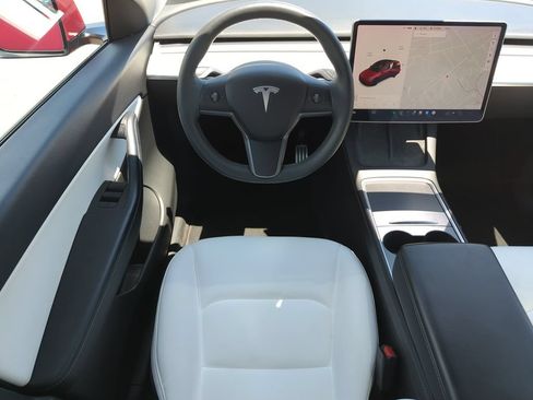 Used 2022 Tesla Model Y Performance AWD/4WD image 14