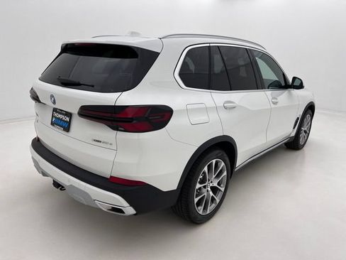 Used 2026 BMW X5 xDrive50e w/ Premium Package AWD/4WD image 5