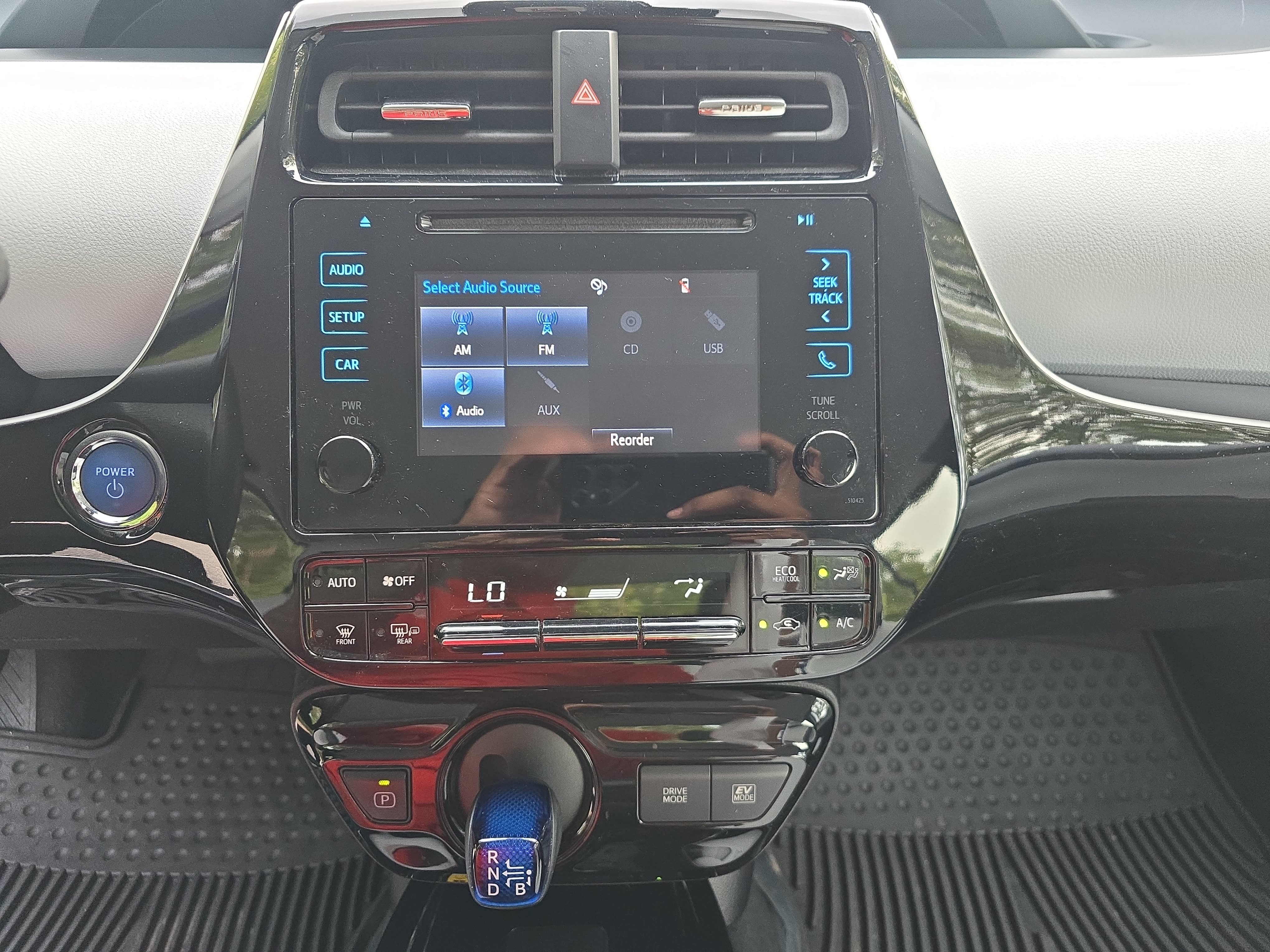 Used 2019 Toyota Prius XLE FWD image 19