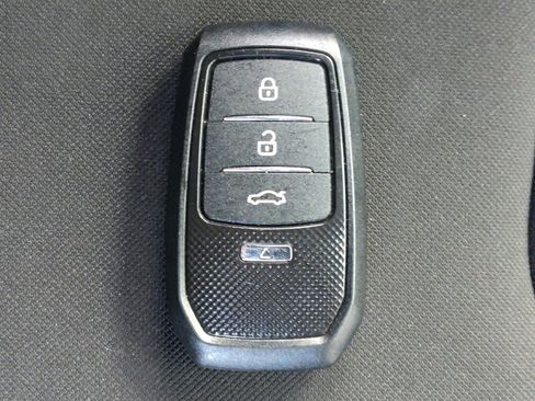 Used 2024 Hyundai Elantra SEL w/ Convenience Package FWD image 32