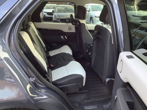 New 2026 Land Rover Discovery S AWD/4WD image 33