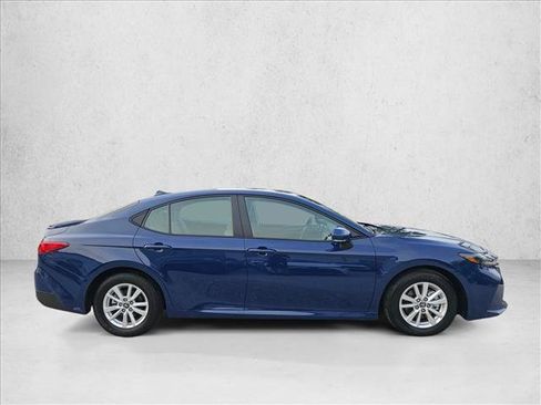 Used 2025 Toyota Camry LE w/ Convenience Package FWD image 4