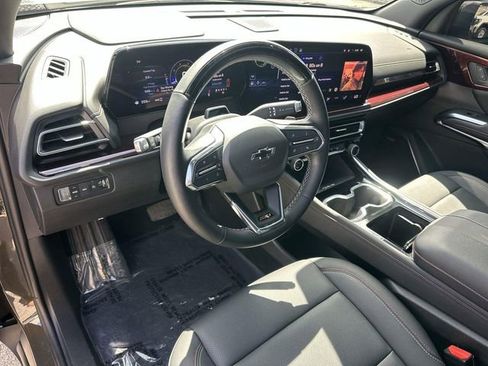 Used 2024 Chevrolet Traverse Z71 w/ Enhanced Driving Package AWD/4WD image 9