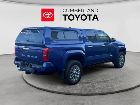 Used 2025 Toyota Tacoma Limited AWD/4WD image 5