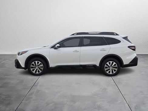 Used 2021 Subaru Outback Premium image 3