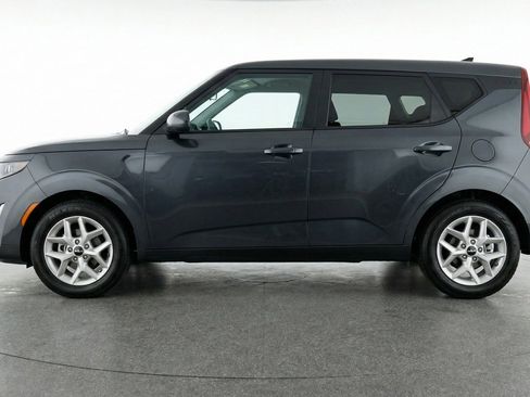 Used 2025 Kia Soul LX w/ LX Technology Package image 3