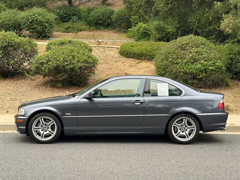 Used 2001 BMW 330Ci Coupe RWD image 2