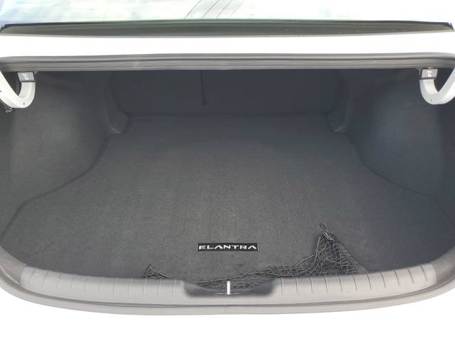Certified 2025 Hyundai Elantra Limited FWD image 8