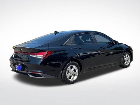 Used 2022 Hyundai Elantra SE FWD image 6