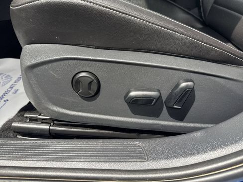 Used 2023 Volkswagen Jetta SE FWD image 13