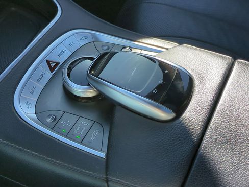Used 2015 Mercedes-Benz S 550 4MATIC Sedan image 24