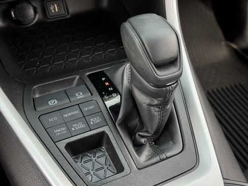 Used 2024 Toyota RAV4 LE AWD/4WD image 21
