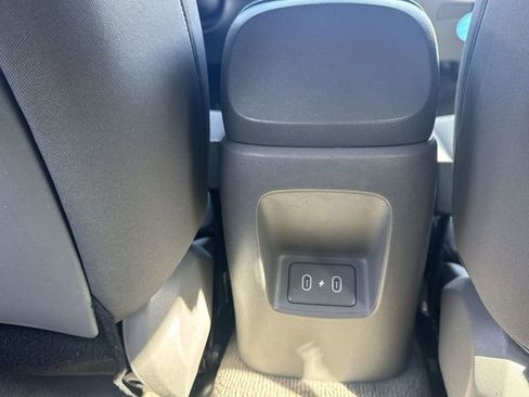 Used 2025 Hyundai Elantra SEL image 23