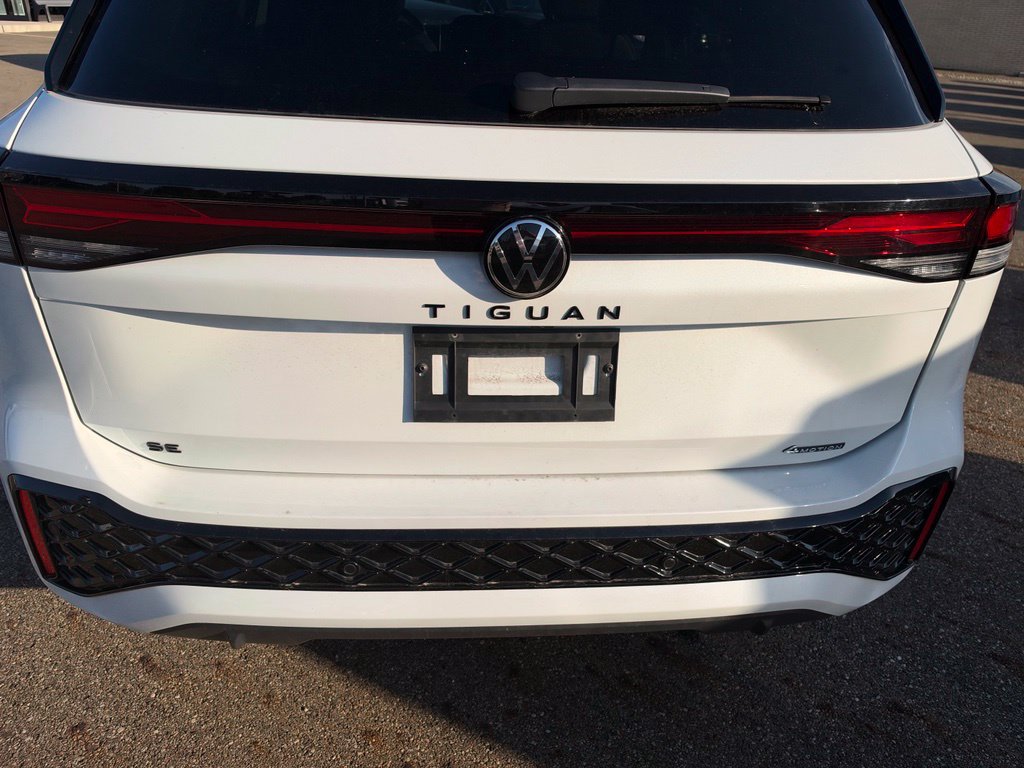 Used 2026 Volkswagen Tiguan SE R-Line AWD/4WD image 5