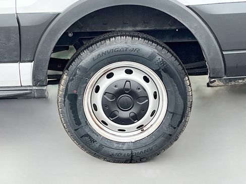 Used 2023 Ford Transit 150 Low Roof RWD image 28
