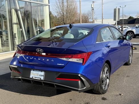 Certified 2025 Hyundai Elantra Limited image 7