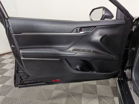 Used 2023 Toyota Camry SE image 11