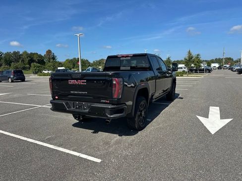 Used 2025 GMC Sierra 2500 AT4 AWD/4WD image 7