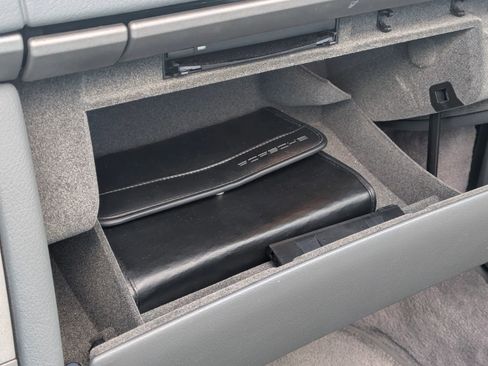 Used 2005 Porsche Boxster image 21