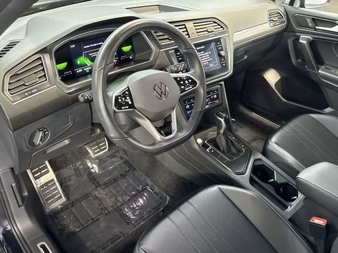 Certified 2023 Volkswagen Tiguan SE R-Line FWD image 13