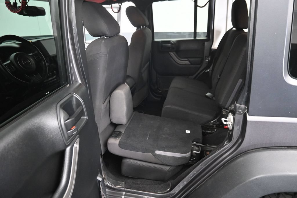 Used 2017 Jeep Wrangler Unlimited Sport w/ Quick Order Package 24S AWD/4WD image 28