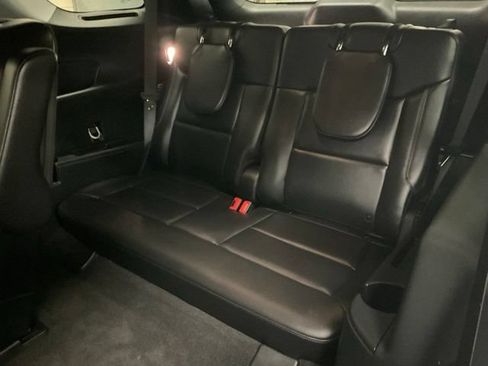 Used 2024 Ford Explorer XLT w/ Equipment Group 202A AWD/4WD image 16