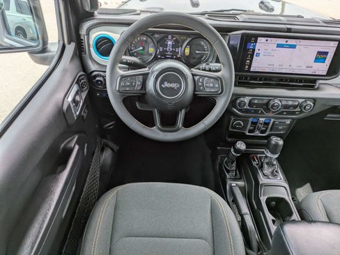 Used 2024 Jeep Wrangler Unlimited AWD/4WD image 20