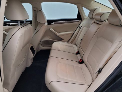 Used 2018 Volkswagen Passat 2.0T SE image 18