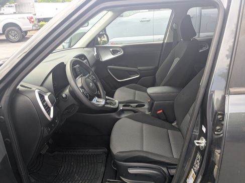 Used 2021 Kia Soul LX FWD image 27