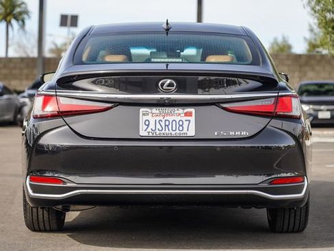 Used 2024 Lexus ES 300h 300h Luxury image 8