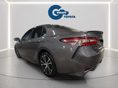 Used 2018 Toyota Camry SE FWD image 9