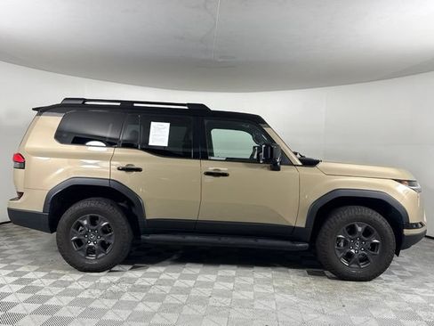 Used 2024 Lexus GX 550 AWD/4WD image 9