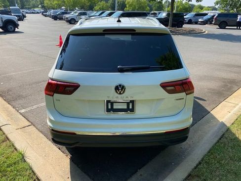 Used 2024 Volkswagen Tiguan SE AWD/4WD image 30