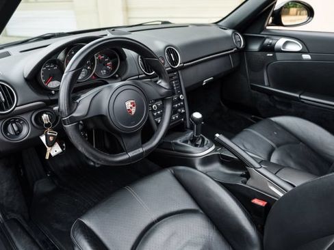 Used 2011 Porsche Boxster RWD image 2