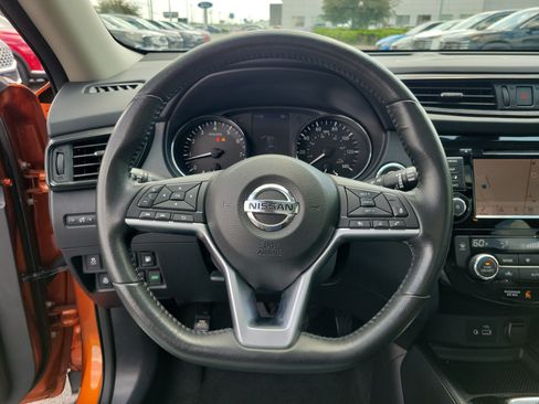 Used 2018 Nissan Rogue SL w/ Premium Package AWD/4WD image 21
