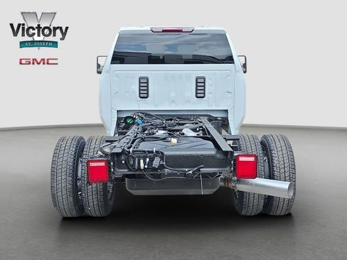 New 2026 GMC Sierra 3500 SLE w/ SLE Convenience Package AWD/4WD image 16