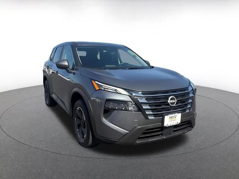 Used 2025 Nissan Rogue SV FWD image 3