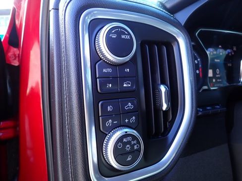 Used 2021 GMC Sierra 1500 SLT w/ SLT Premium Plus Package AWD/4WD image 17