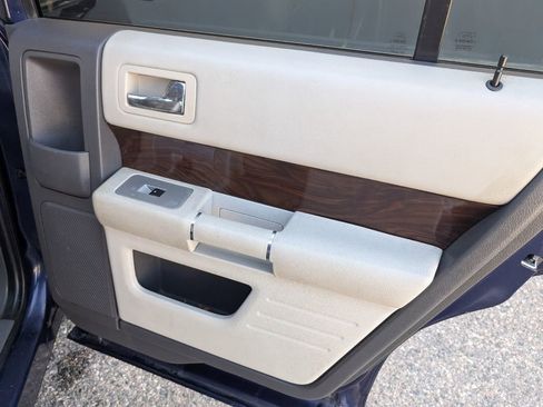 Used 2011 Ford Flex SEL w/ Rapid Spec Order Code image 32